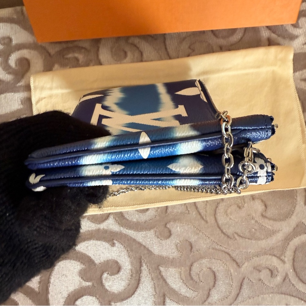 Louis Vuitton Escale Blue Tiedye Double Zip Pochette Crossbody Bag - Picture 10 of 16